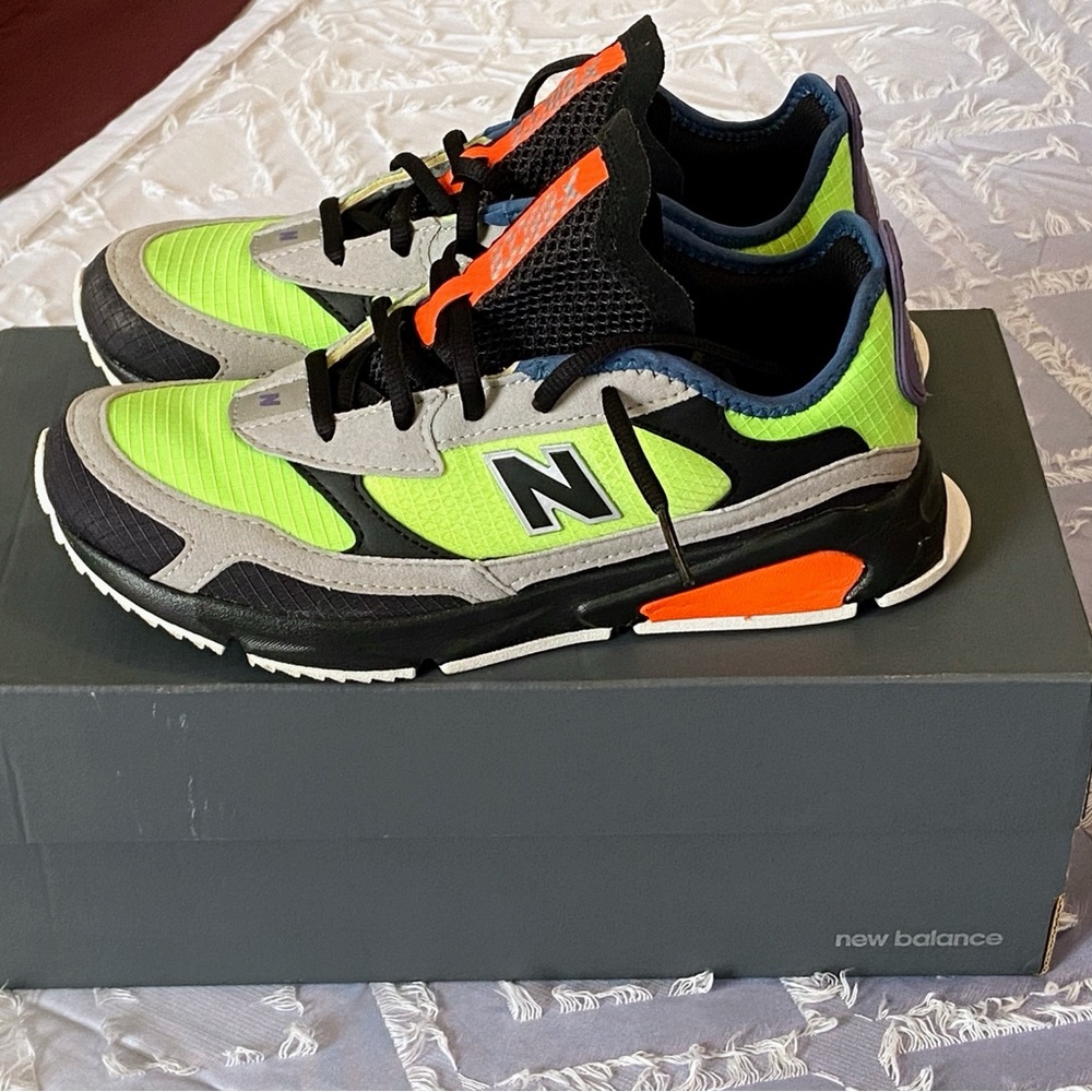 New Balance Green and Black Sneakers Athletic Design